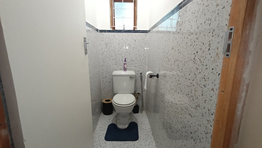 3 Bedroom Property for Sale in Voelvlei Western Cape